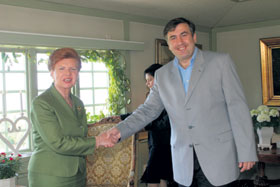 01.JPG (14324 bytes)