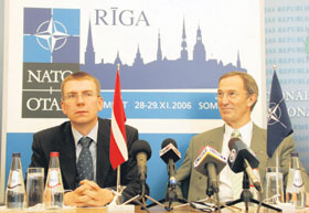 NATO.JPG (19868 bytes)