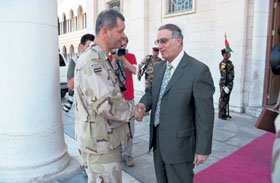 01.JPG (15153 bytes)