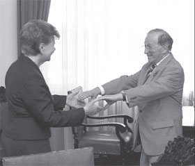 113.JPG (11581 bytes)