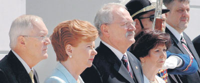 01.JPG (19039 bytes)