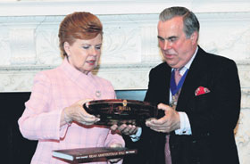 02.JPG (13572 bytes)