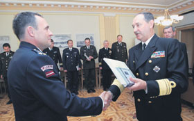 05.JPG (15710 bytes)