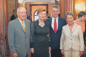 01.JPG (17616 bytes)