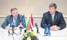 LEITIS2.JPG (13897 bytes)