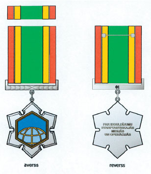 02.JPG (25504 bytes)