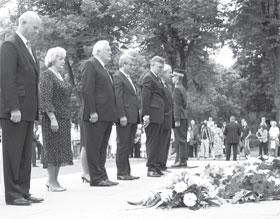 00.JPG (20003 bytes)