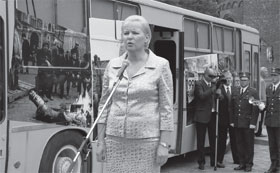 02.JPG (15256 bytes)