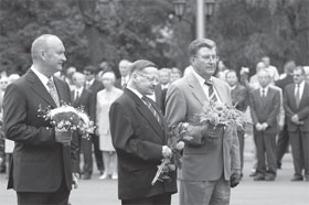 05.JPG (14323 bytes)