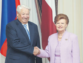 01.JPG (13589 bytes)