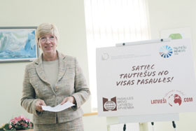 01.JPG (11010 bytes)