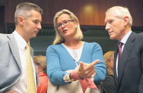 01.JPG (15612 bytes)