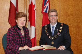 03.JPG (18295 bytes)