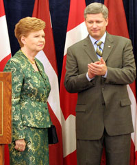 01.JPG (17924 bytes)