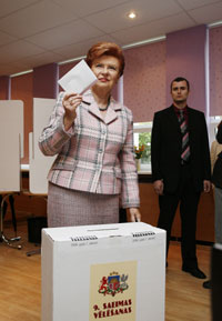 01.JPG (15666 bytes)