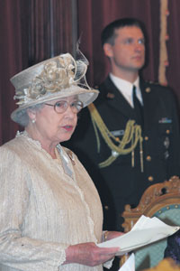 02.JPG (15545 bytes)