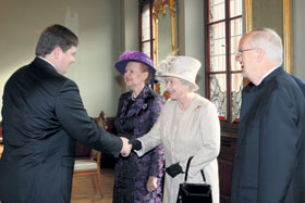 04.JPG (15233 bytes)