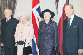 11.JPG (15984 bytes)