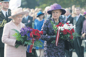 13.JPG (19212 bytes)