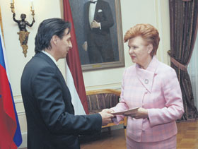 SLOVENIJA.JPG (16793 bytes)