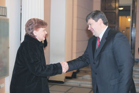 022.JPG (11661 bytes)