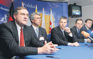 01.JPG (20395 bytes)