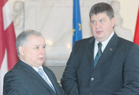 POLIS.JPG (11647 bytes)