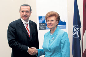 04.JPG (14584 bytes)