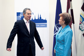 05.JPG (14292 bytes)