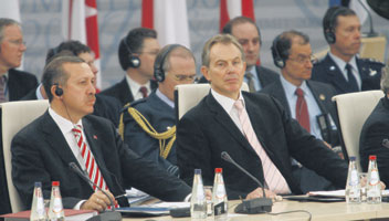 04.JPG (22251 bytes)