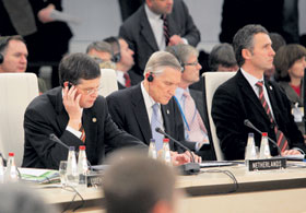 06.JPG (18132 bytes)