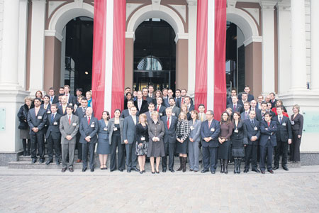 07.JPG (41071 bytes)