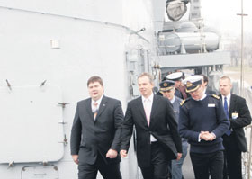 35.JPG (12730 bytes)