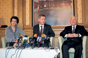 99.JPG (19409 bytes)