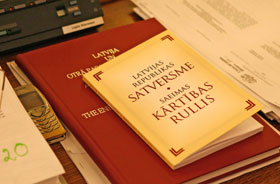 03.JPG (15134 bytes)