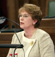 06.JPG (10307 bytes)