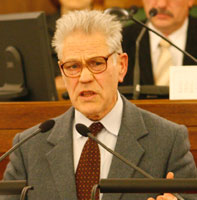 08.JPG (12409 bytes)