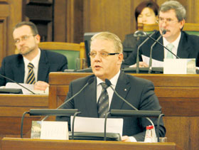 SAEIMA4.JPG (19534 bytes)