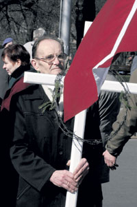 01.JPG (17820 bytes)