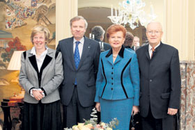 03.JPG (18887 bytes)