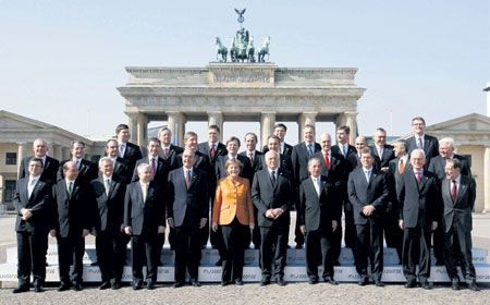 04.JPG (36859 bytes)