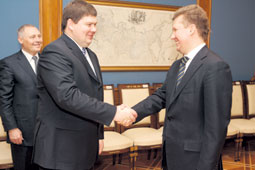 001.JPG (12820 bytes)