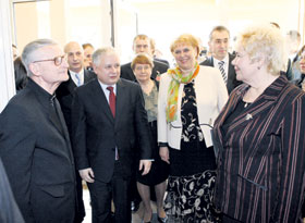 POLIS2.JPG (18621 bytes)