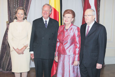 B1.JPG (26952 bytes)