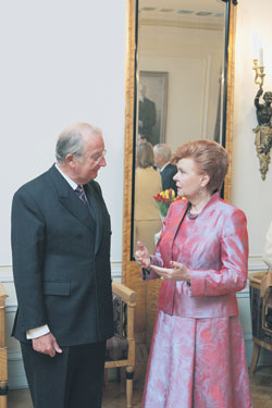 B2.JPG (22433 bytes)