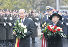 B3.JPG (18933 bytes)