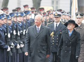 B5.JPG (19362 bytes)