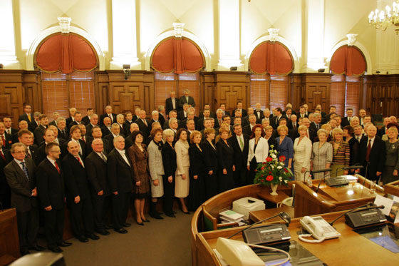 00.JPG (66547 bytes)