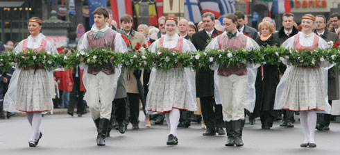 01.JPG (37430 bytes)