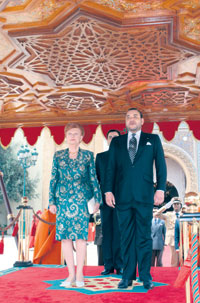 01.JPG (28613 bytes)